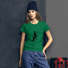 Load image into Gallery viewer, Traveltude "Feeling MySelfie" Fitted Tee (Black)